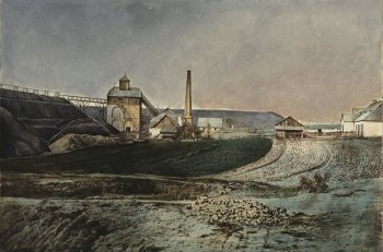 V lomu těžená břidlice byla vytahována na povrch těžním strojem, umístěným ve 13,3 m vysoké těžní věži v severním sousedství lomu, pod ní byla těžní jáma a z náraziště překop do lomu. Vpravo od věže je kotelna a zcela vpravo cechovna, dnes přestavěná na obytný dům. Vytěžená břidlice byla na terénu umísťována na haldy situované okolo lomu a louhována.