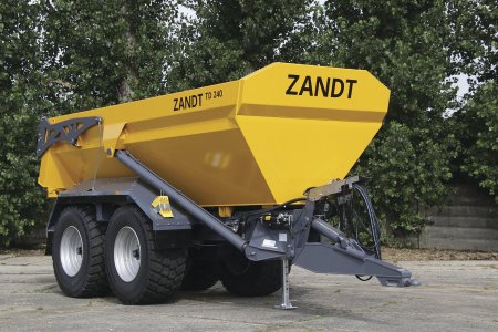 Tandemový dumper TD 240 je traktorový přívěs s nejvyšší užitečnou hmotností 32 tun a objemem sklápění téměř 20 m³.