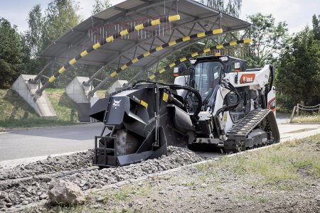 Okružní pila dokáže řezat asfalt, beton či kámen.