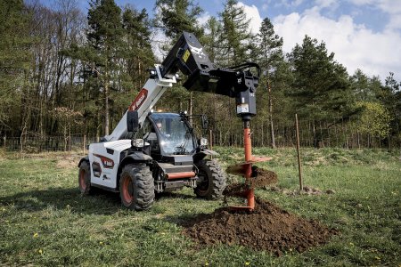 Půdní vrták umožní vrtat díry o průměru od 15 do 122 cm, dle typu pohonné jednotky a typu vrtáku.