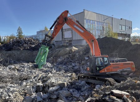 Demoliční příslušenství Montabert je rozšířené v celé řadě evropských zemích. Na fotografii drtič řady HCM.